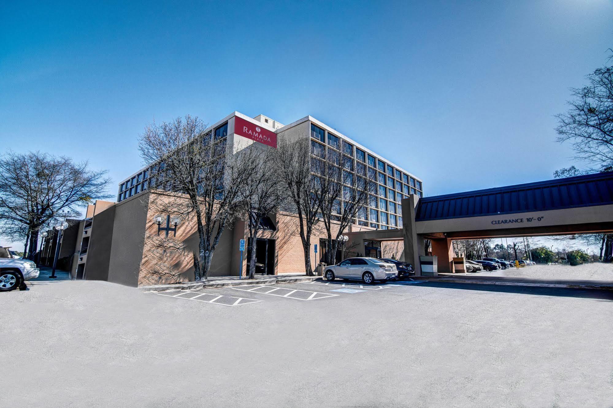 Отель Ramada Plaza By Wyndham Atlanta Airport Колледж Парк Экстерьер фото